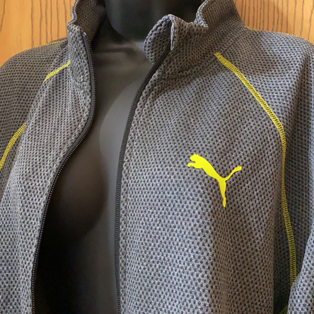 Men’s zip up Puma top. Sz large “SOLD” - Picture 4 of 4